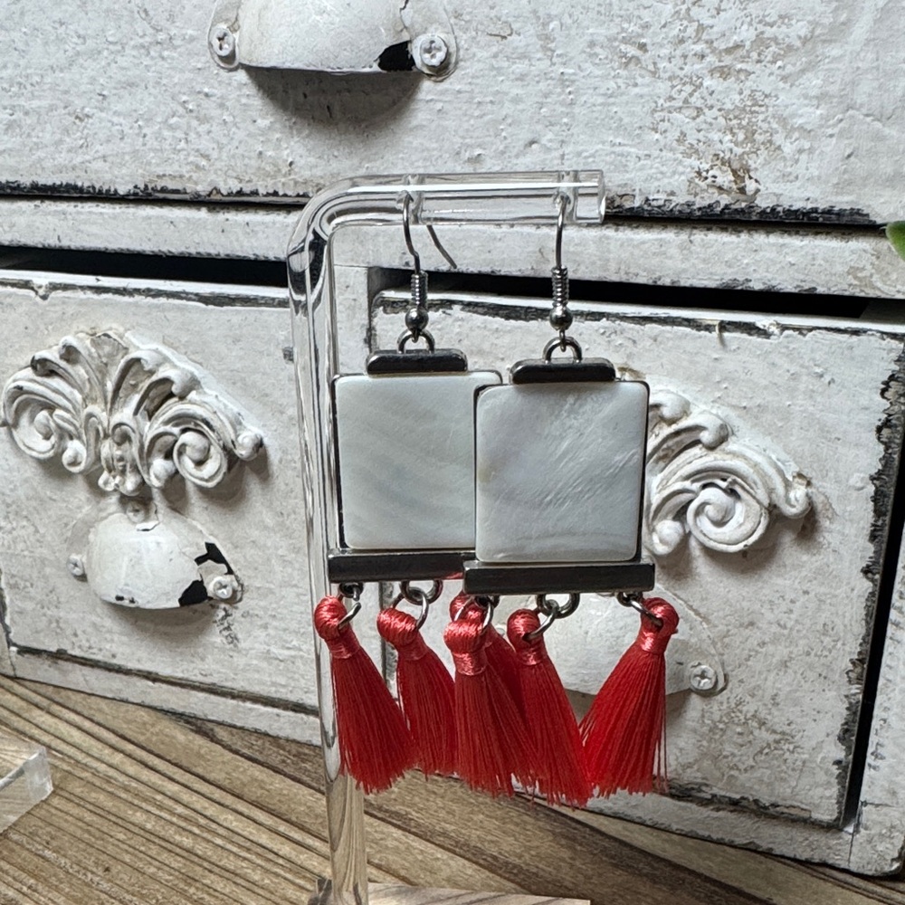 086. Costume mother of pearl look Elegant Red Orange Tassel Earrings